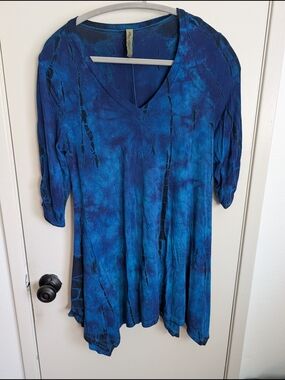 Pure Intent Blue Tie-Dye V-Neck Tunic Top